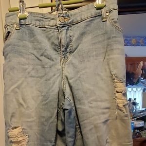 Torrid Cropped Distressed Boyfriend Jeans Size 20